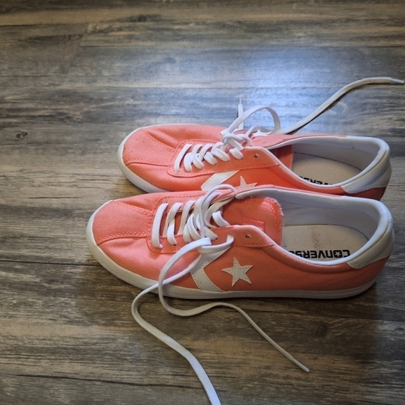 Converse coral and white lace up sneakers. Size 10 1/2 - Picture 2 of 8